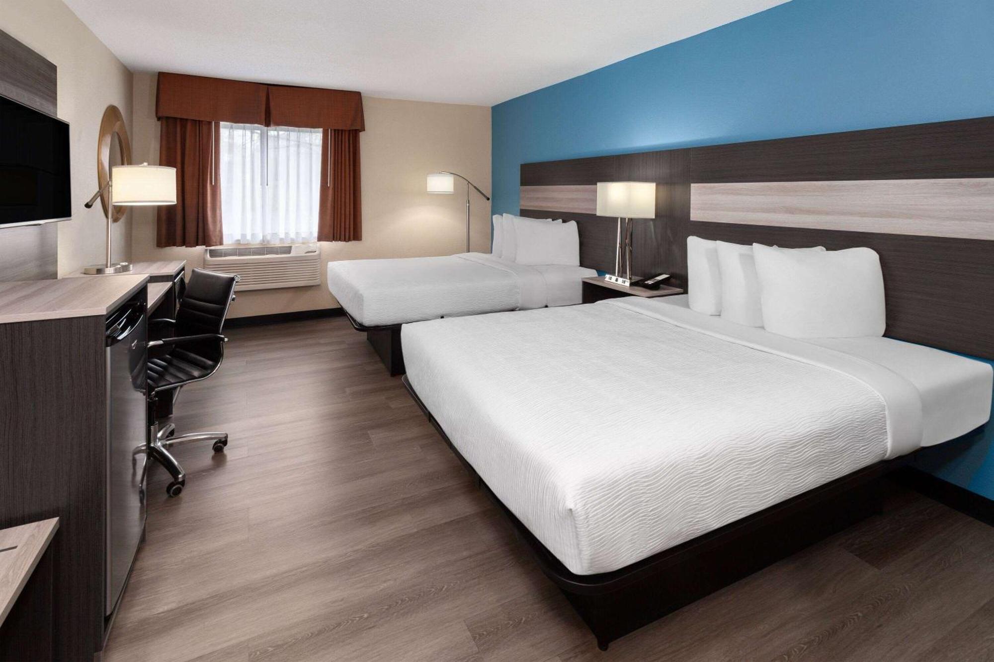 Baymont By Wyndham Akron