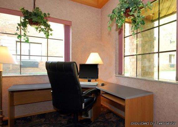 Hotel Baymont By Wyndham Akron