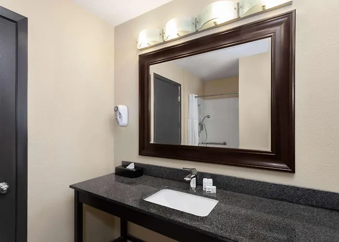 Baymont By Wyndham Copley Akron