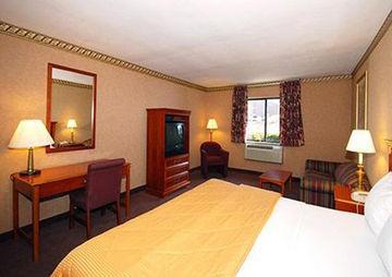 Baymont By Wyndham Akron Hotel 2*